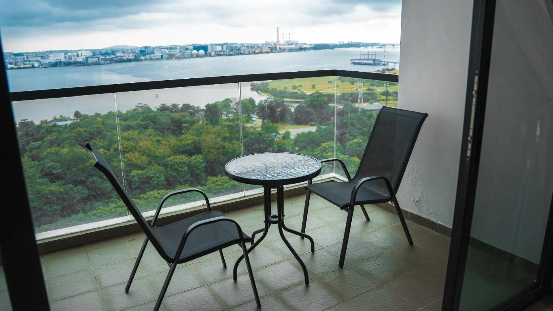 Tasteful Marina View 3Br Permas W Balcony Seaview Permas By Our Stay Johor Bahru Apartment